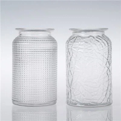 Vasă înaltă de sticlă îngustă